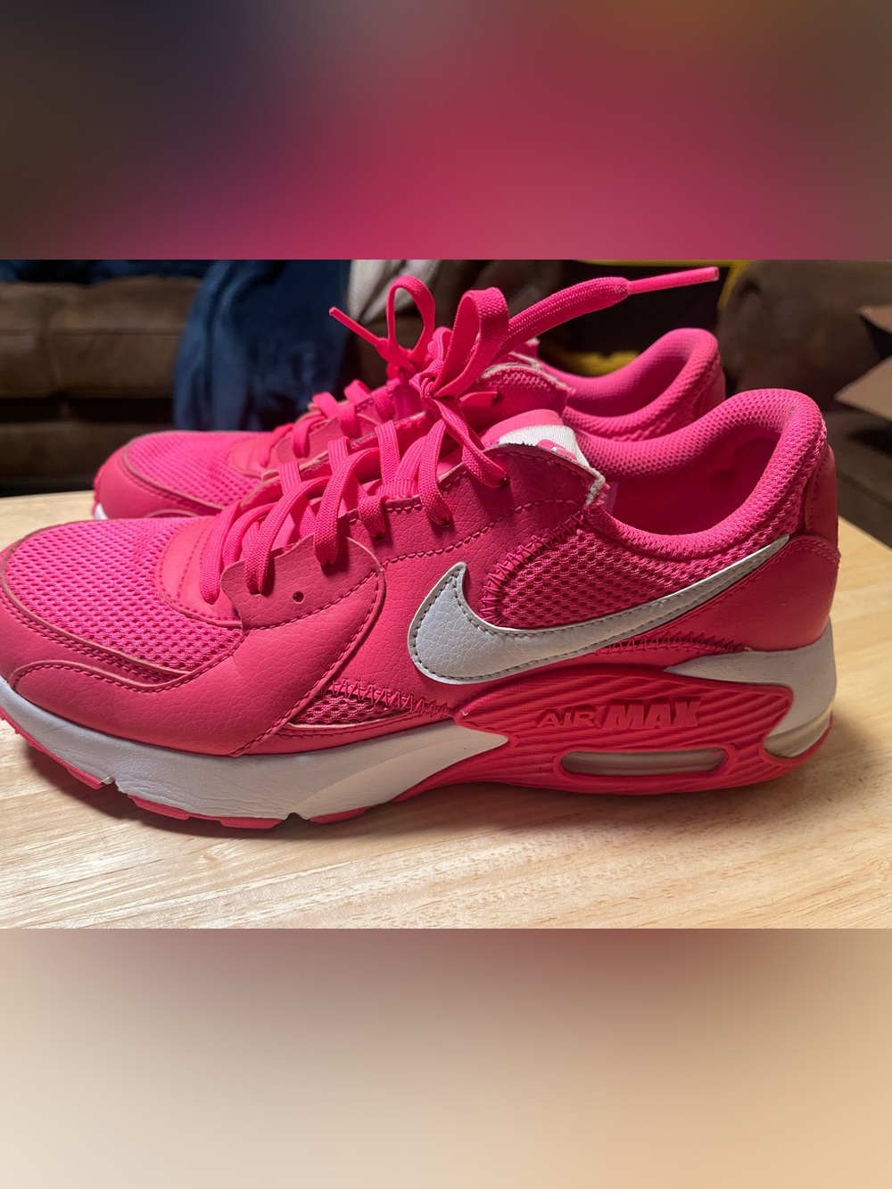 Nike Air Max Pink White Low Top Mesh Lace-Up woman’s Athletic Sneakers 9.5